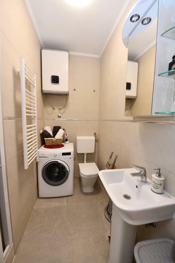 Apartment Cecilija Синь Экстерьер фото